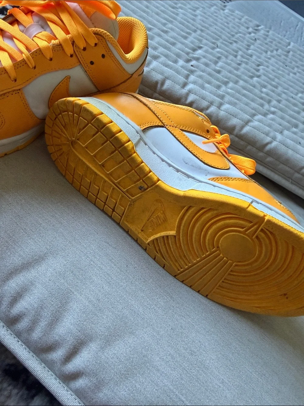 Nike dunk low laser orange